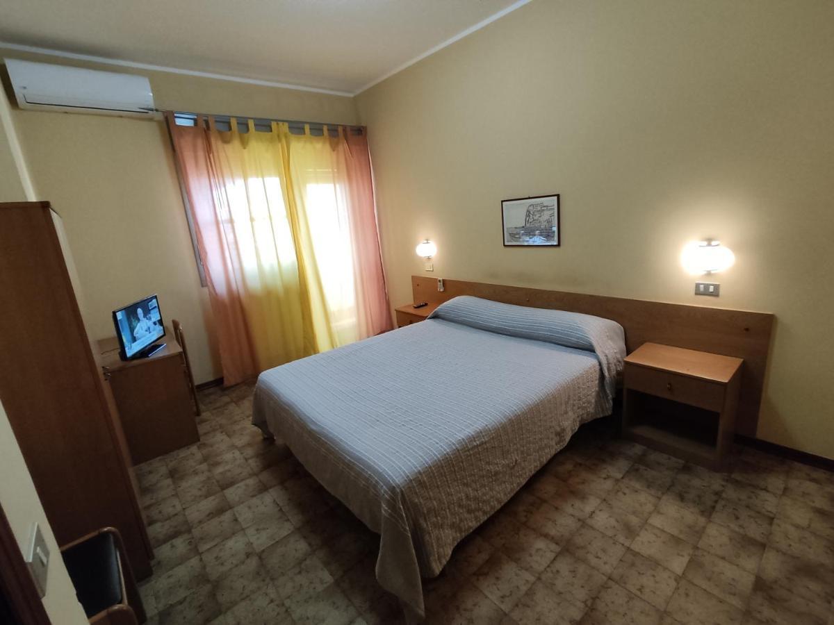 וילה סן ג'ובאני Hotel Il Dollaro מראה חיצוני תמונה