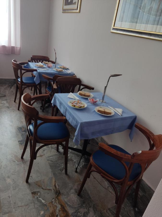 וילה סן ג'ובאני Hotel Il Dollaro מראה חיצוני תמונה