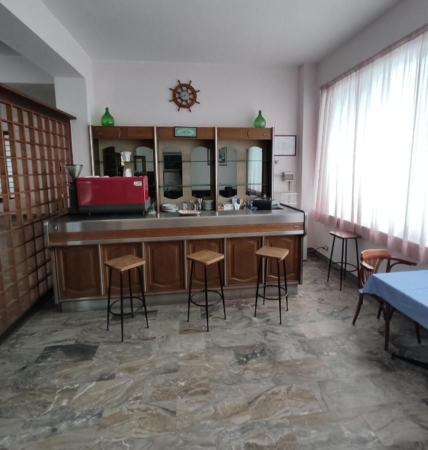 וילה סן ג'ובאני Hotel Il Dollaro מראה חיצוני תמונה
